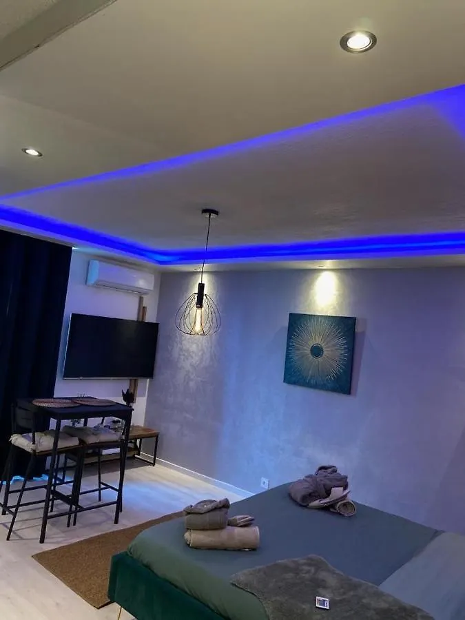 Appartement La Splenzia Spa Jacuzzi Wifi Clim Avignon France